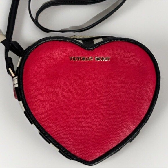 Victoria's Secret Heart Purse Cute Small Heart-shaped Crossbody Bag Valentine - Picture 1 of 11